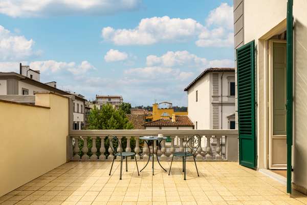 KING DELUXE ROOM WITH TERRACE