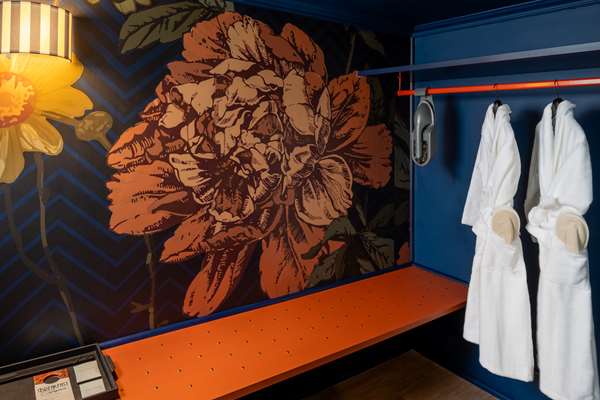 KING ONE BEDROOM SUITE