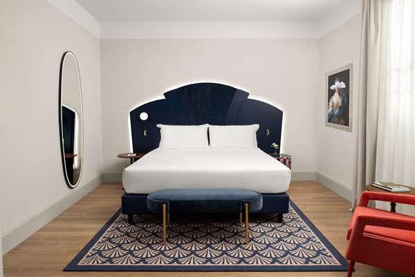 KING ONE BEDROOM SUITE