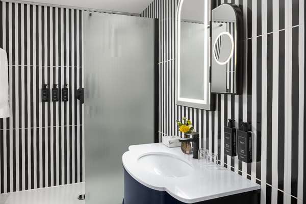 QUEEN CLASSIC ROOM