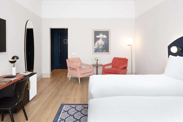 TWIN DELUXE ROOM