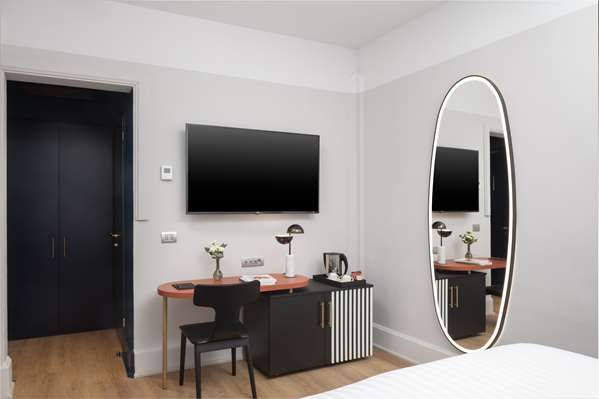 QUEEN CLASSIC ROOM
