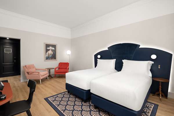 TWIN DELUXE ROOM