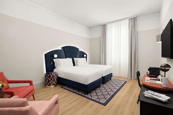 TWIN DELUXE ROOM