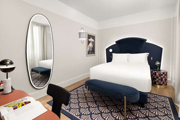 QUEEN CLASSIC ROOM