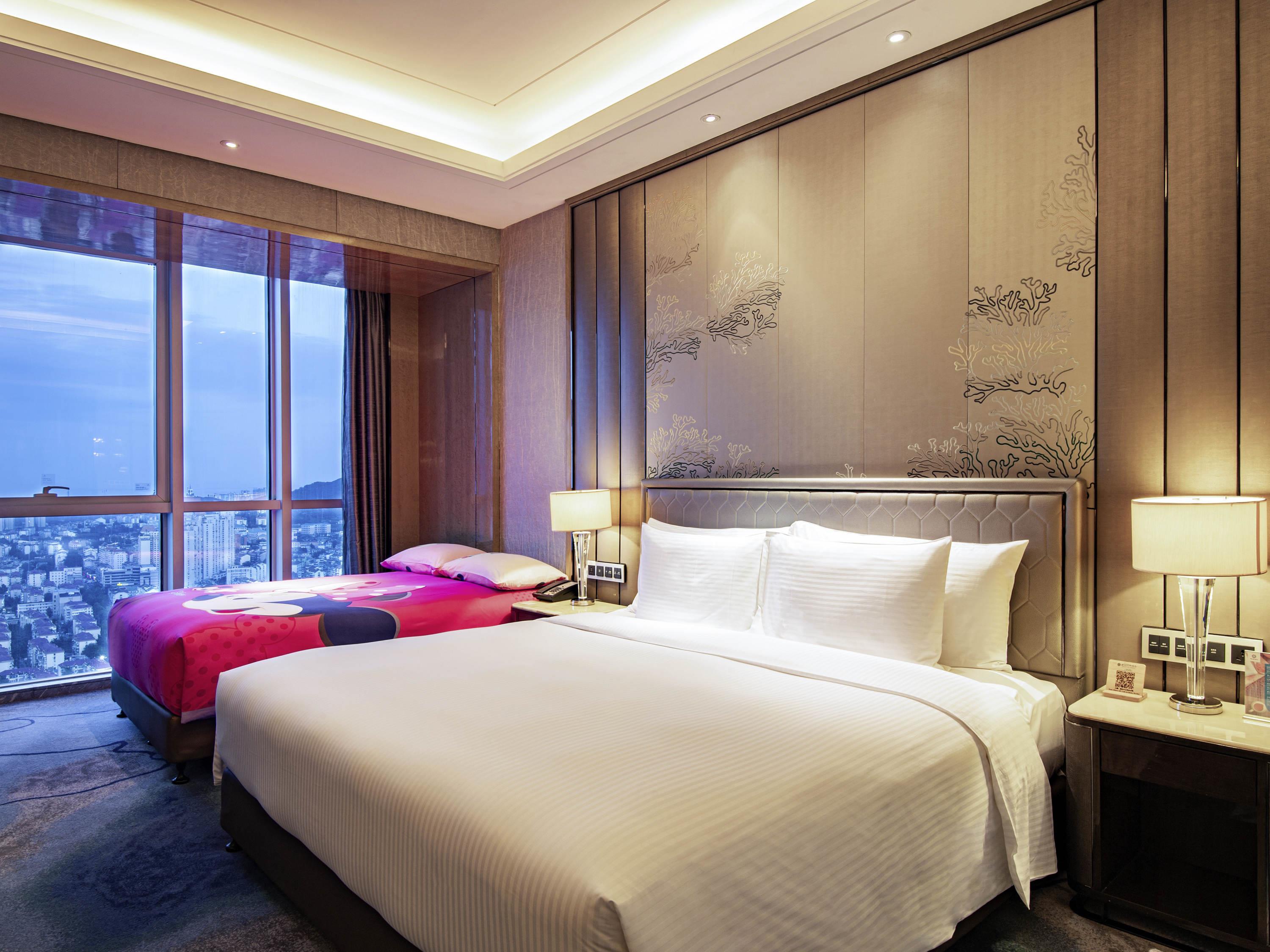 Pullman Yantai Center Room Type - PREMIUM DELUXE FAMILY ROOM, One King-size Bed with One Single Bed Pullman Yantai Center Room Type - PREMIUM DELUXE FAMILY ROOM, One King-size Bed with One Single Bed