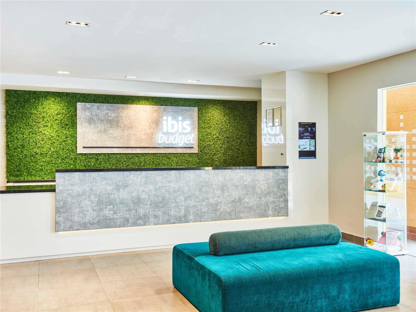 ibis budget Singapore Emerald Hotel