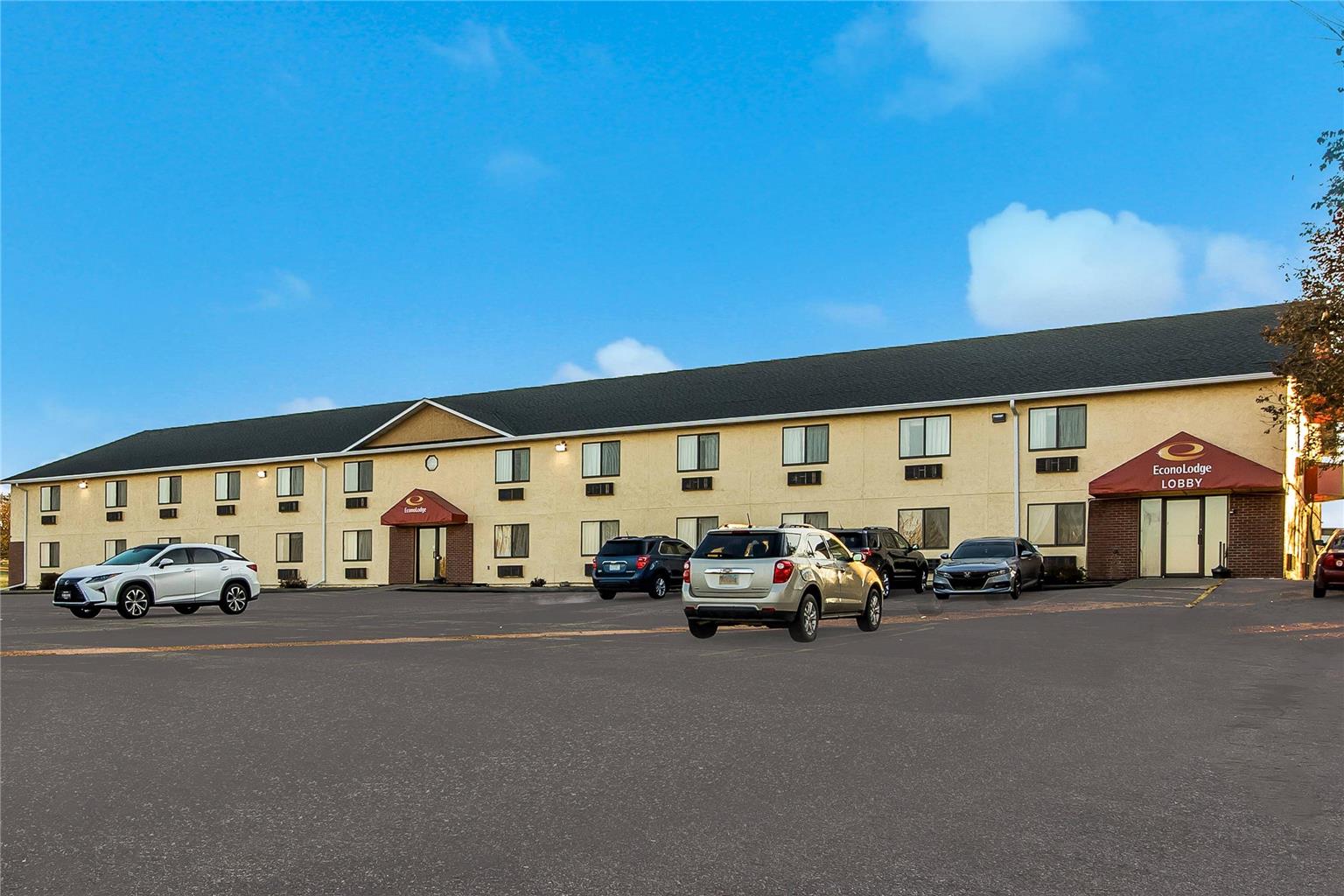 Econo Lodge Inn & Suites
