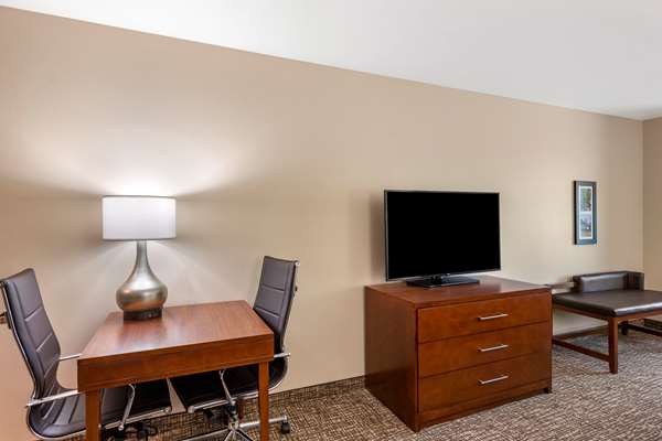 Suite - Comfort Inn & Suites Charlottesville