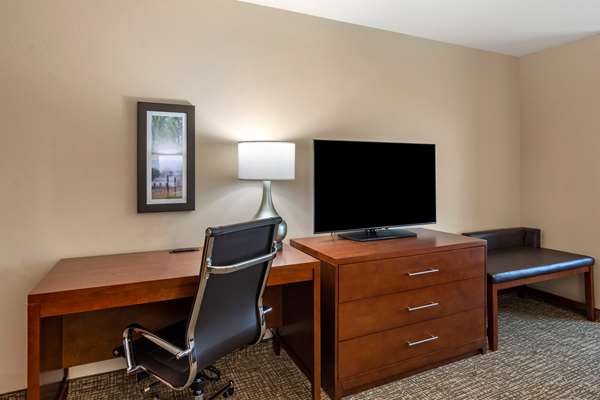 Suite - Comfort Inn & Suites Charlottesville