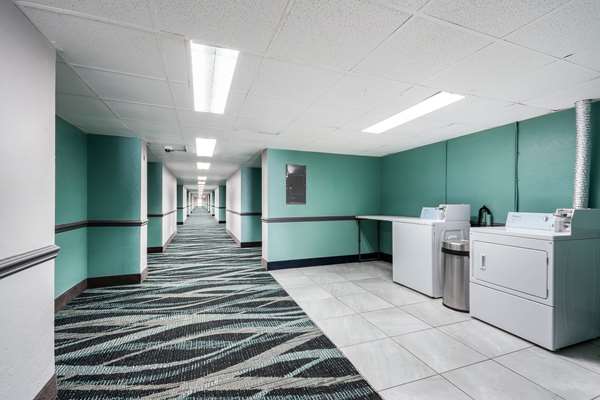 Amenities - Baymont Inn Bricktown Oklahoma City - I-35 & I-40, Exit 127 & 128