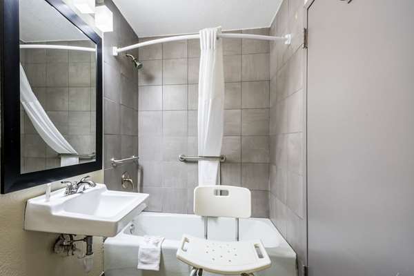  - Baymont Inn Bricktown Oklahoma City - I-35 & I-40, Exit 127 & 128