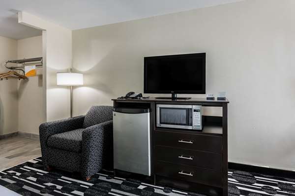 - Baymont Inn Bricktown Oklahoma City - I-35 & I-40, Exit 127 & 128