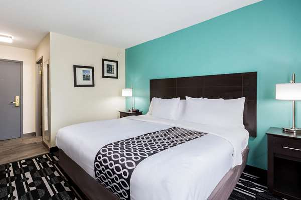  - Baymont Inn Bricktown Oklahoma City - I-35 & I-40, Exit 127 & 128