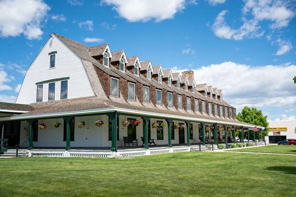 Exterior view - Sheridan Inn - I-90, Exit 23