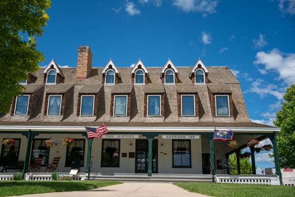 Exterior view - Sheridan Inn - I-90, Exit 23