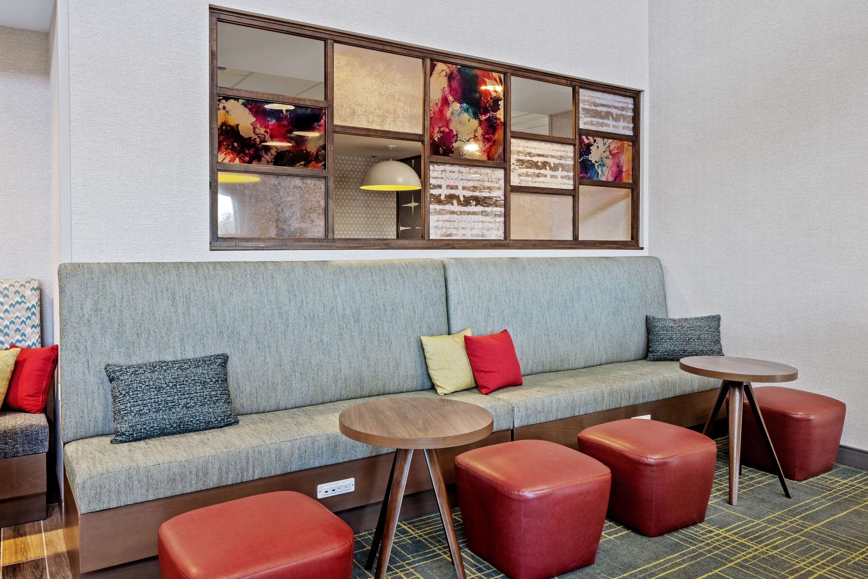 Lobby | Hampton Inn & Suites Cincinnati West