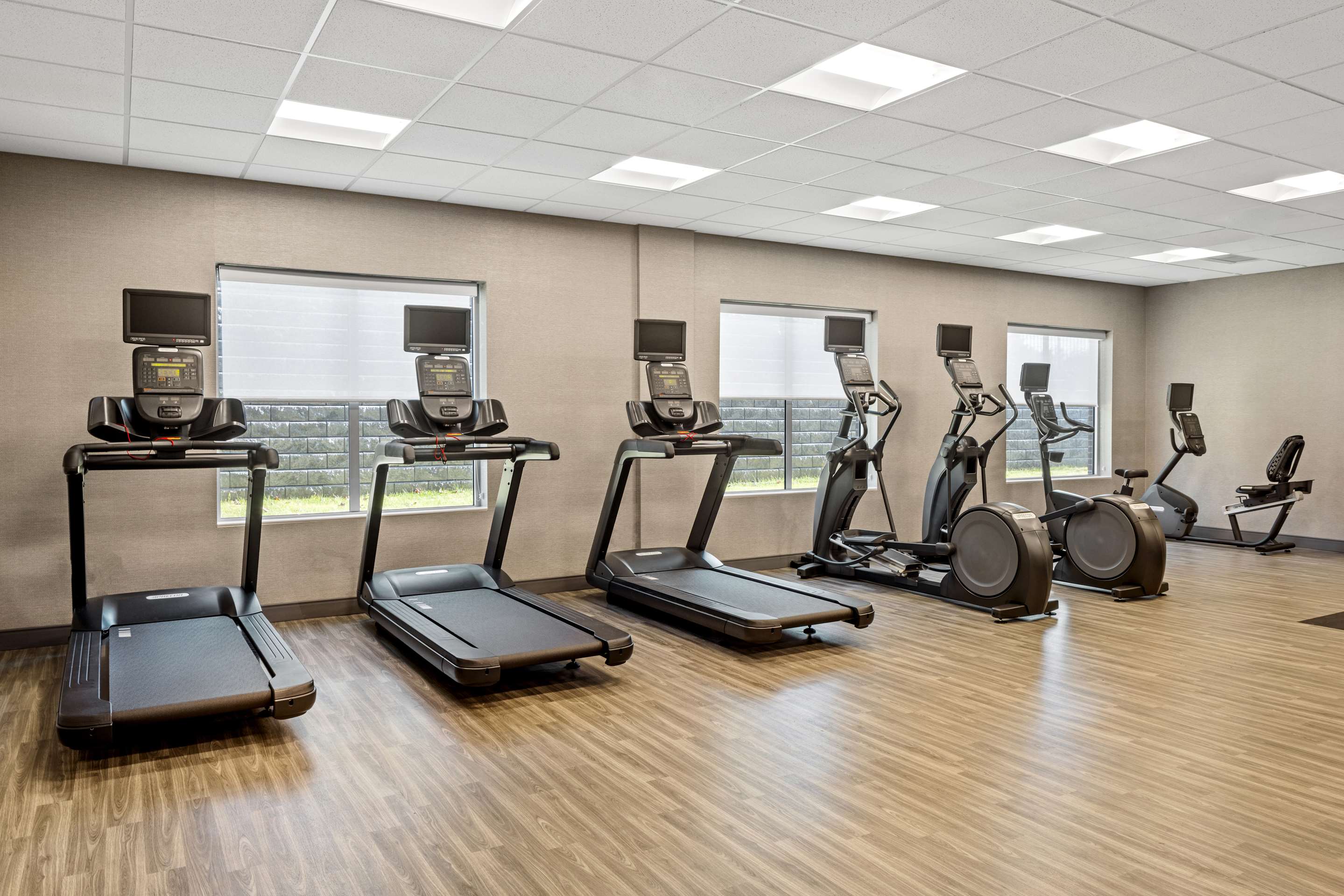 Health club fitness center gym | Hampton Inn & Suites Cincinnati West
