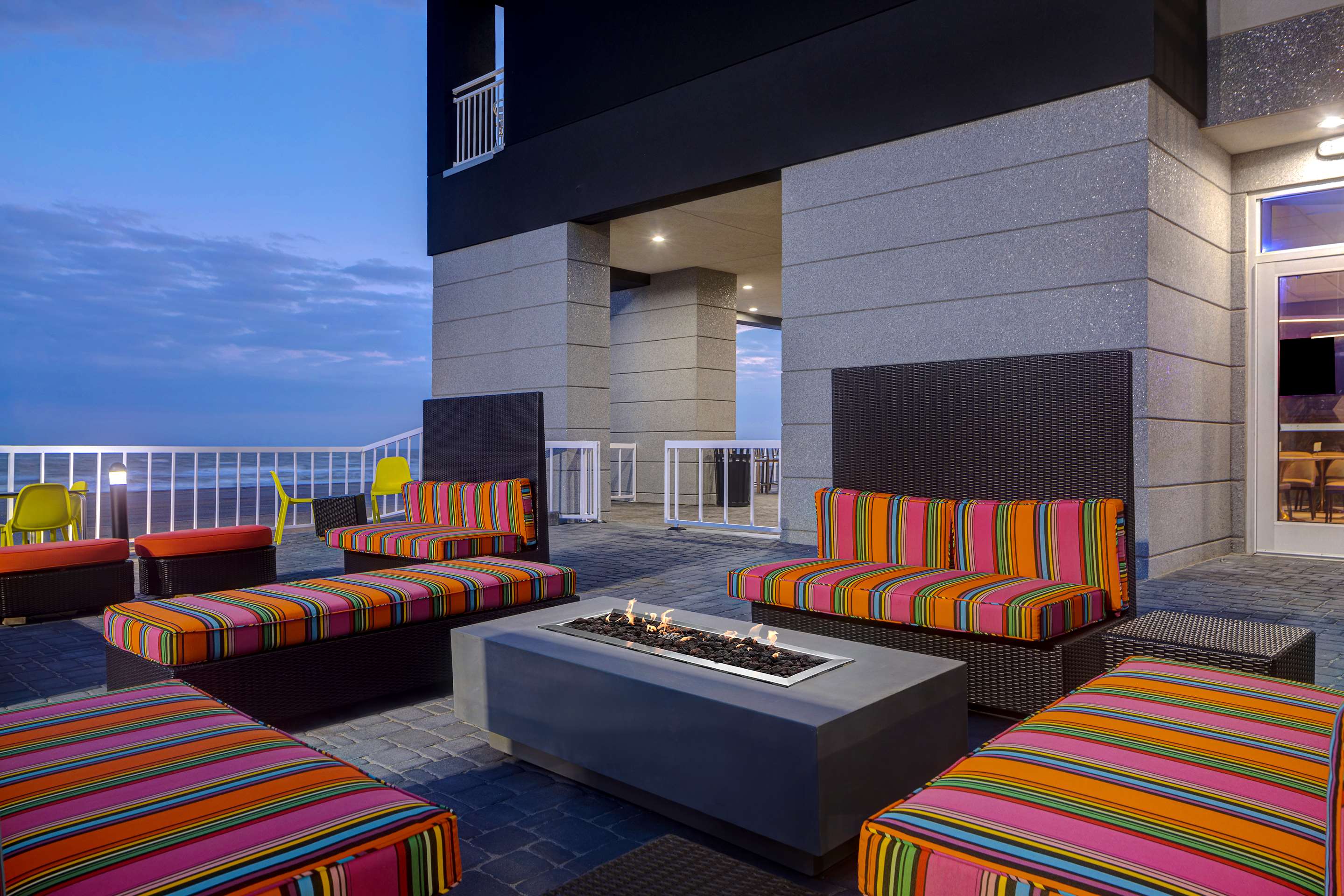 Exterior | TRU BY Hilton Galveston