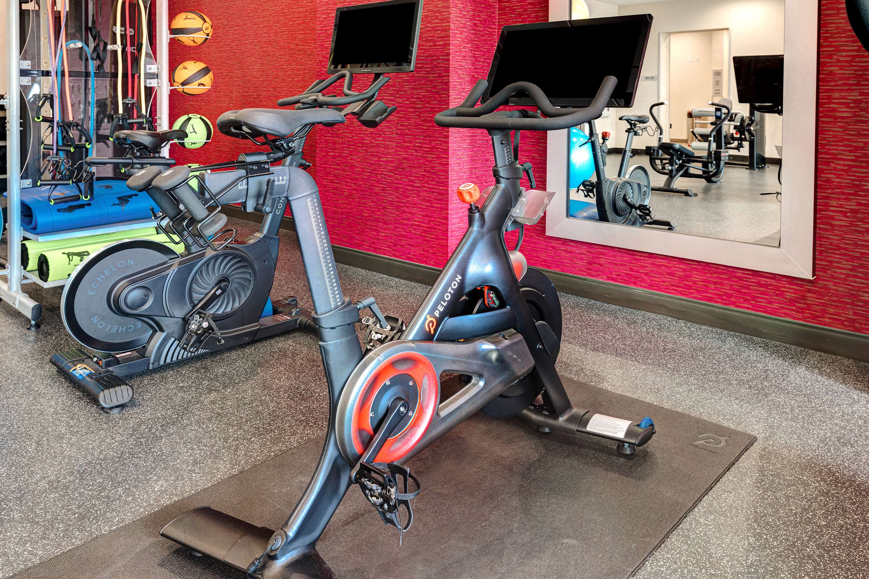 Health club fitness center gym | TRU BY Hilton Galveston