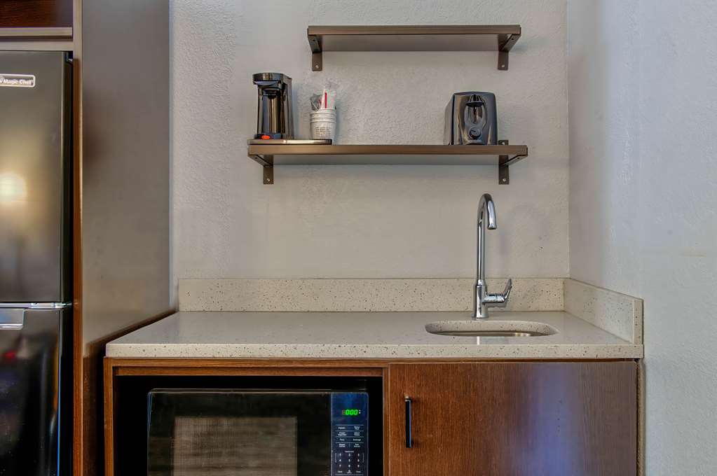 STUDIO 6 BIRMINGHAM AL MEDICAL C-guestroom-Guest Room,Guest Room Amenity,Kitchen/Kitchenette,On-Site.jpg