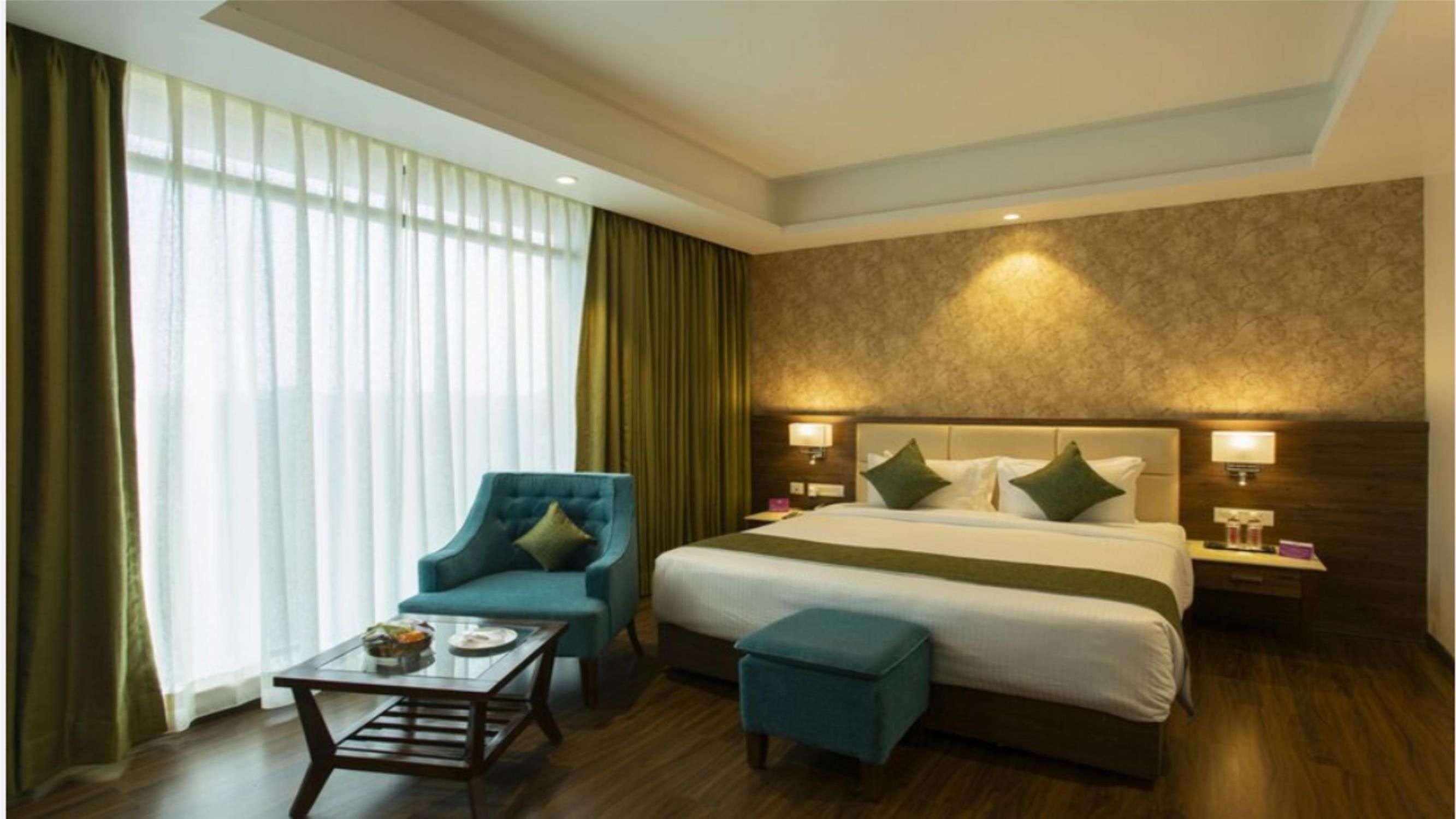 SUPERIOR ROOM