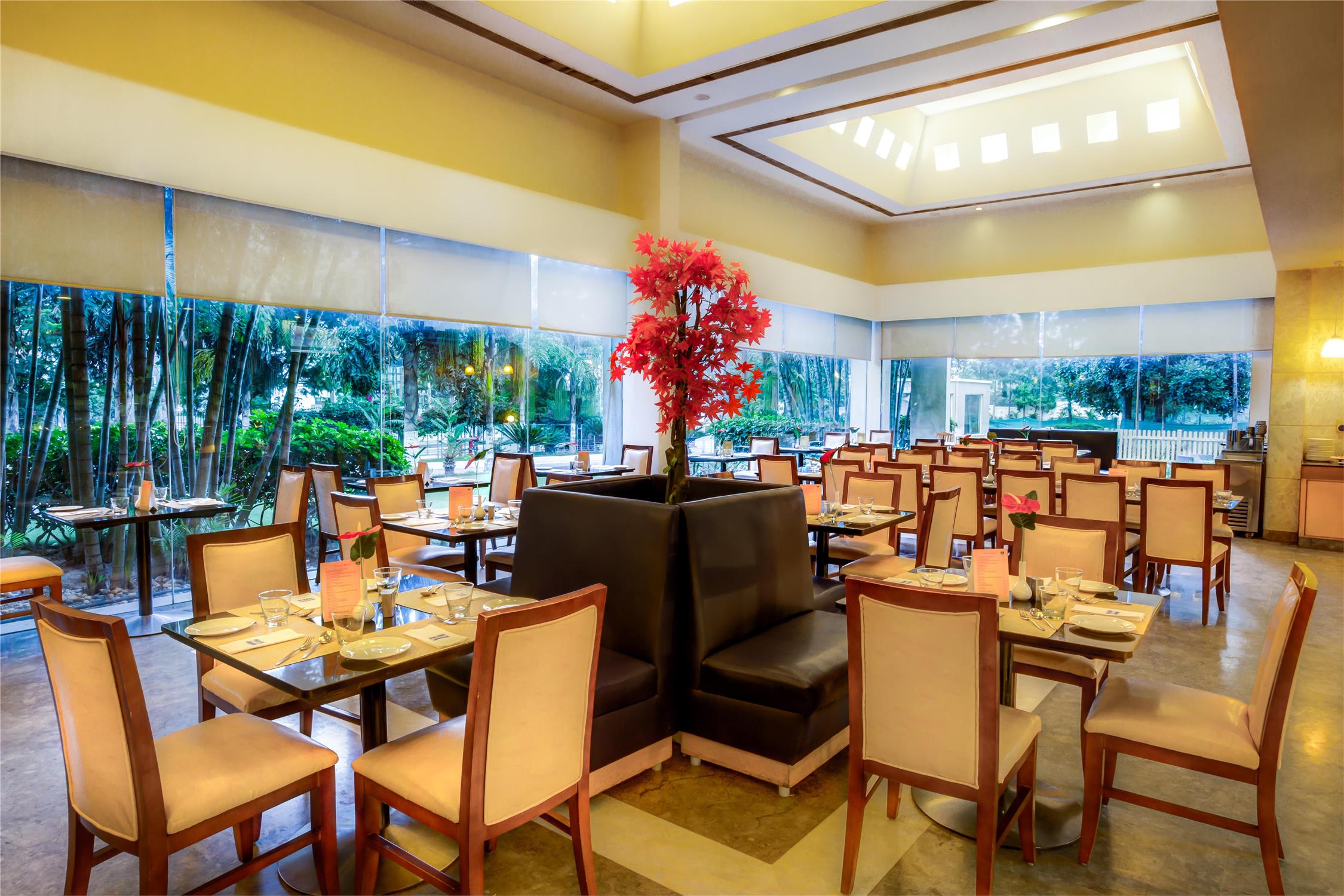 Radha Hometel Bengaluru - Restaurant