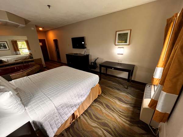 Suite - SureStay Hotel by Best Western Morganton - I-40, Exit 103