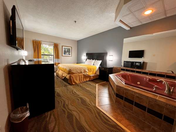 Suite - SureStay Hotel by Best Western Morganton - I-40, Exit 103