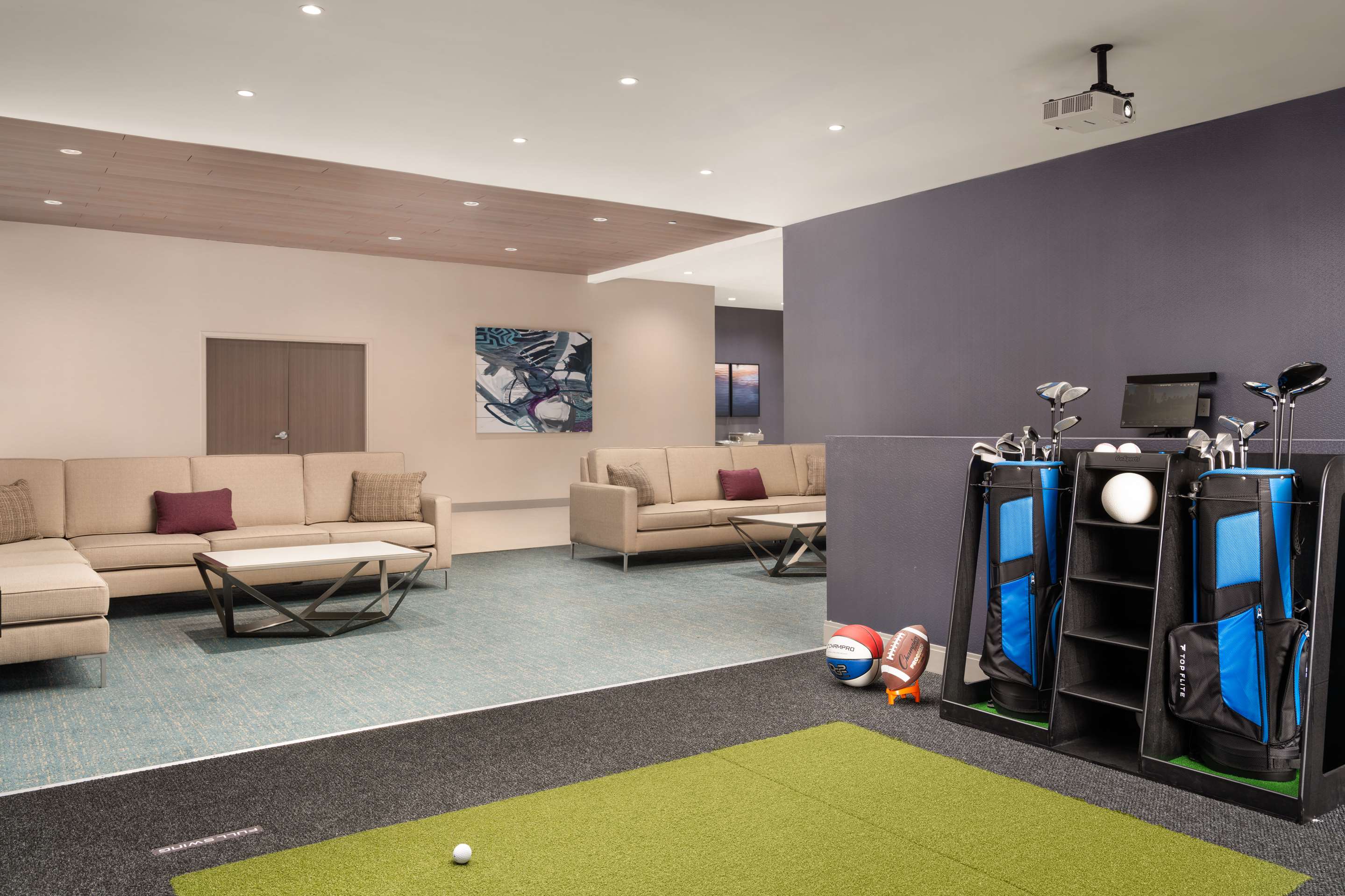 Golf | Hotel Lela Wilmington, Tapestry Collection By Hilton