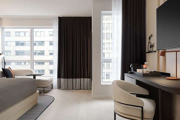  - Canopy by Hilton Hotel Yorkville Toronto