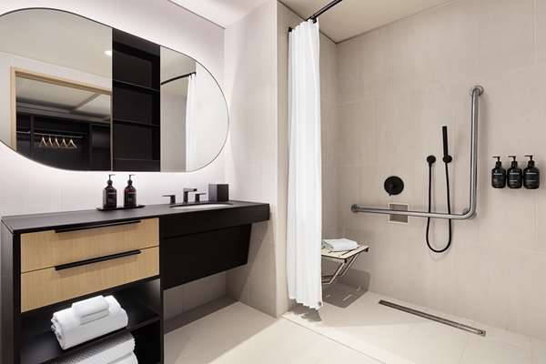  - Canopy by Hilton Hotel Yorkville Toronto