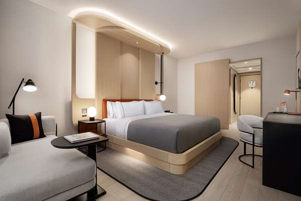  - Canopy by Hilton Hotel Yorkville Toronto