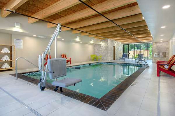 Pool - Home2 Suites by Hilton Marysville - I-5, Exit 202