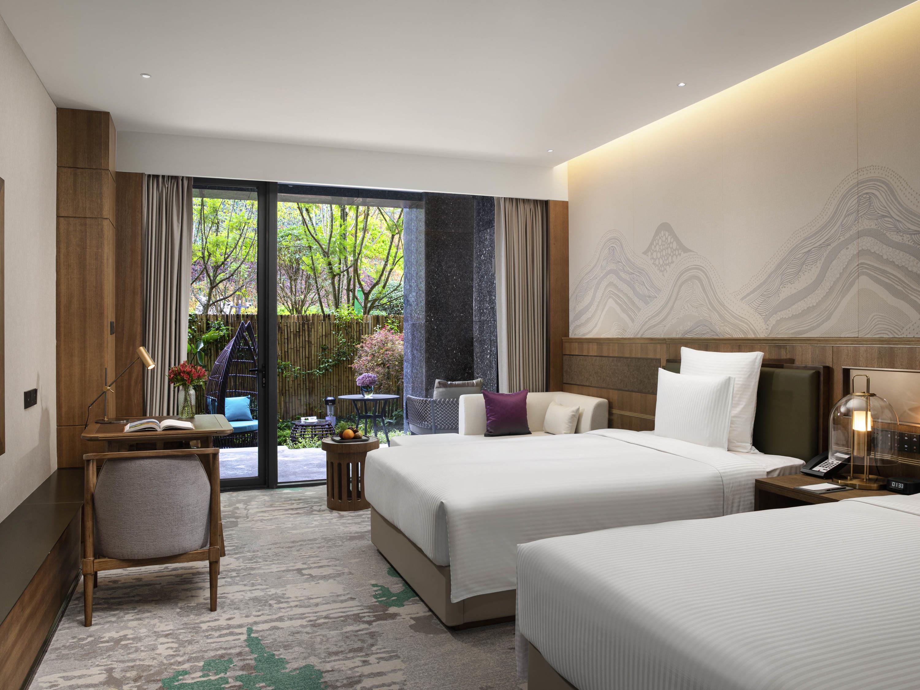 Pullman Yuxi Falcon Room Type - EXECUTIVE ROOM,2 Single Size Beds, Lounge Access,2 Single Size Beds,Private Garden,Garden View Pullman Yuxi Falcon Room Type - EXECUTIVE ROOM,2 Single Size Beds, Lounge Access,2 Single Size Beds,Private Garden,Garden View