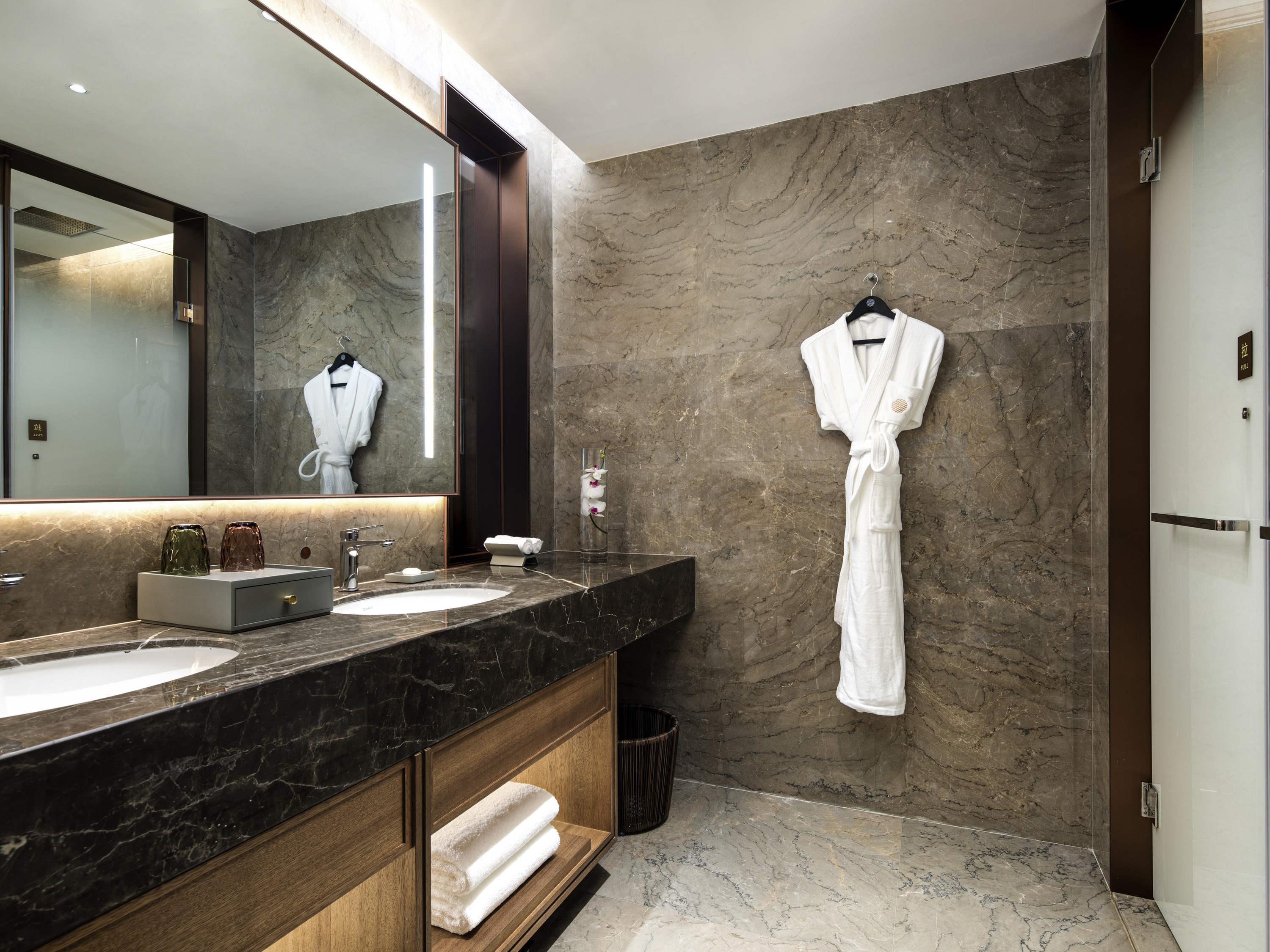 Pullman Yuxi Falcon Room Type - EXECUTIVE ROOM,1 King Size Bed, Lounge Access,2 Single Size Beds, Private Garden, Garden View Pullman Yuxi Falcon Room Type - EXECUTIVE ROOM,1 King Size Bed, Lounge Access,2 Single Size Beds, Private Garden, Garden View