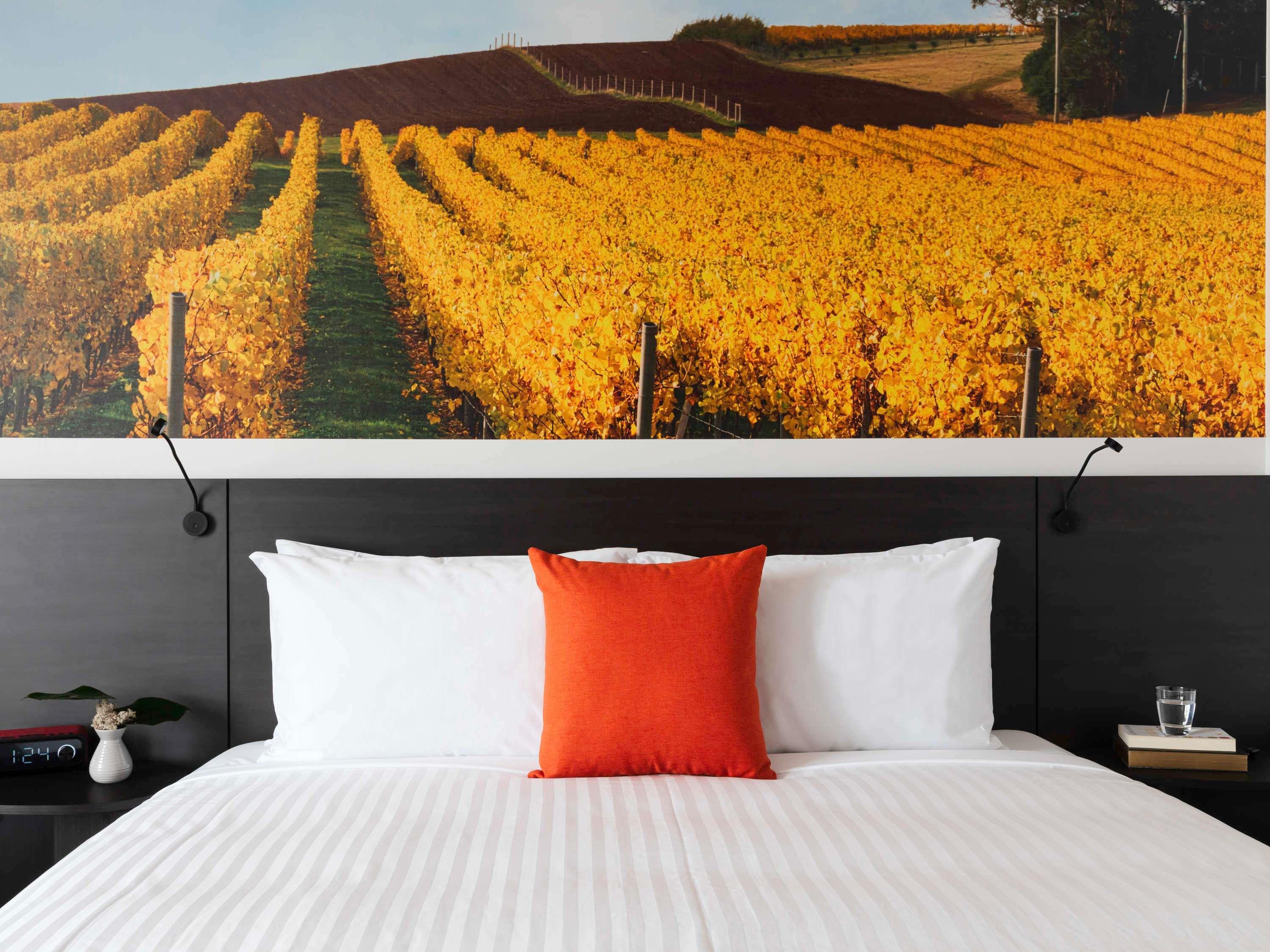 Novotel Devonport Room Type - Standard Room with 1 king-size bed