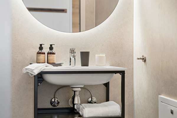 Accessible - 1 Queen, Mobility Accessible, Roll In Shower, Family Room, Sofabed, Wi-Fi, Non-Smoking, Full Breakfast
