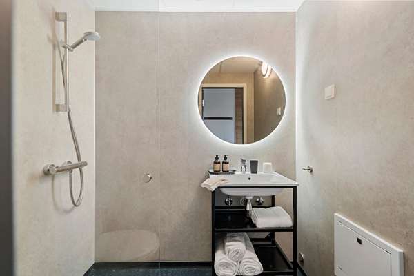 Accessible - 1 Queen, Mobility Accessible, Roll In Shower, Family Room, Sofabed, Wi-Fi, Non-Smoking, Full Breakfast
