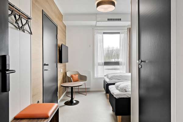 2 Single Beds, Non-Smoking, Economy Room, Work Desk, Wi-Fi, Full Breakfast