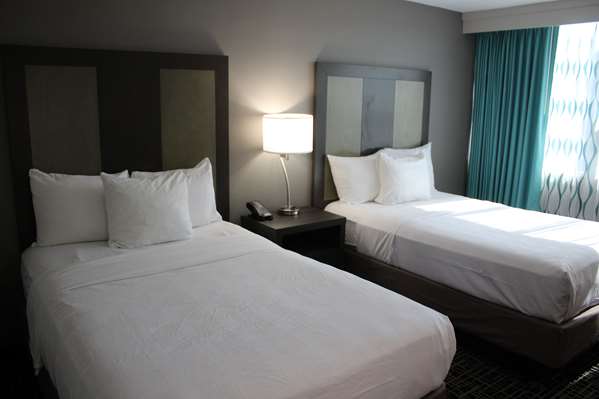  - La Quinta Inn & Suites Downtown Indianapolis - I-65 & I-70, Exit 111