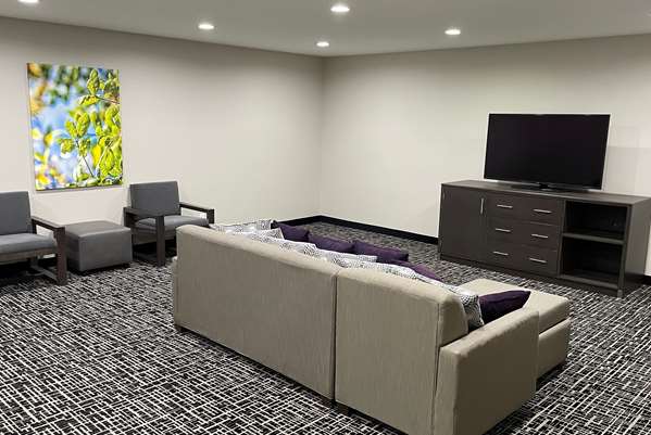  - La Quinta Inn & Suites Downtown Indianapolis - I-65 & I-70, Exit 111