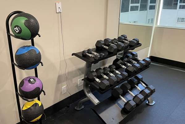Fitness/ Exercise Room - La Quinta Inn & Suites Downtown Indianapolis - I-65 & I-70, Exit 111