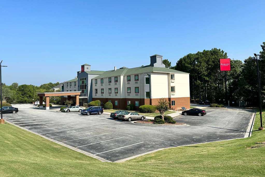 Ramada by Wyndham Lithia Springs