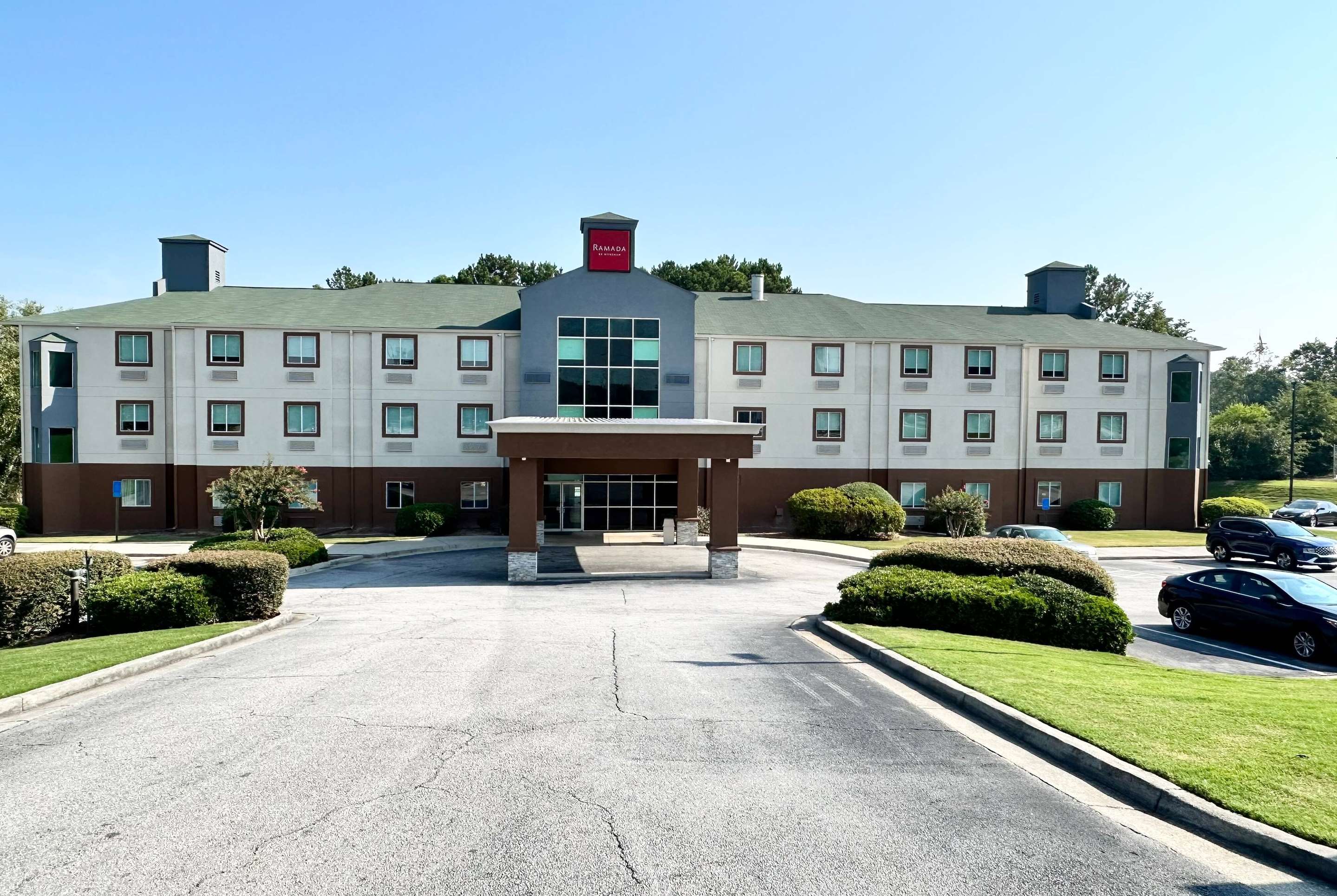 Exterior | Ramada by Wyndham Lithia Springs Atlanta