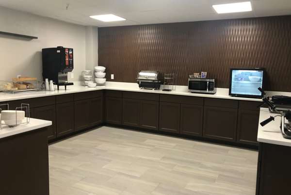  - Wingate by Wyndham Hotel Williamsburg