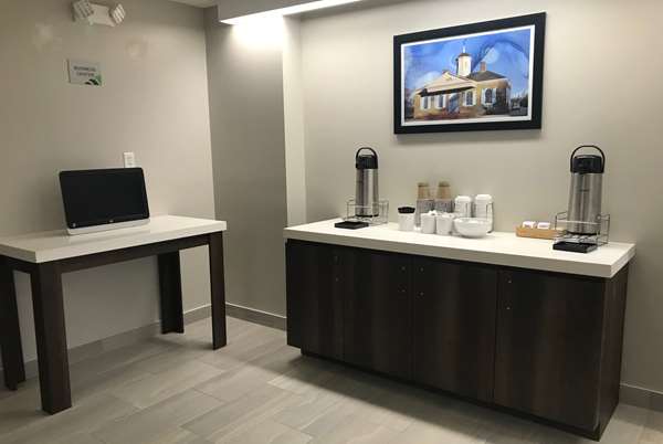  - Wingate by Wyndham Hotel Williamsburg