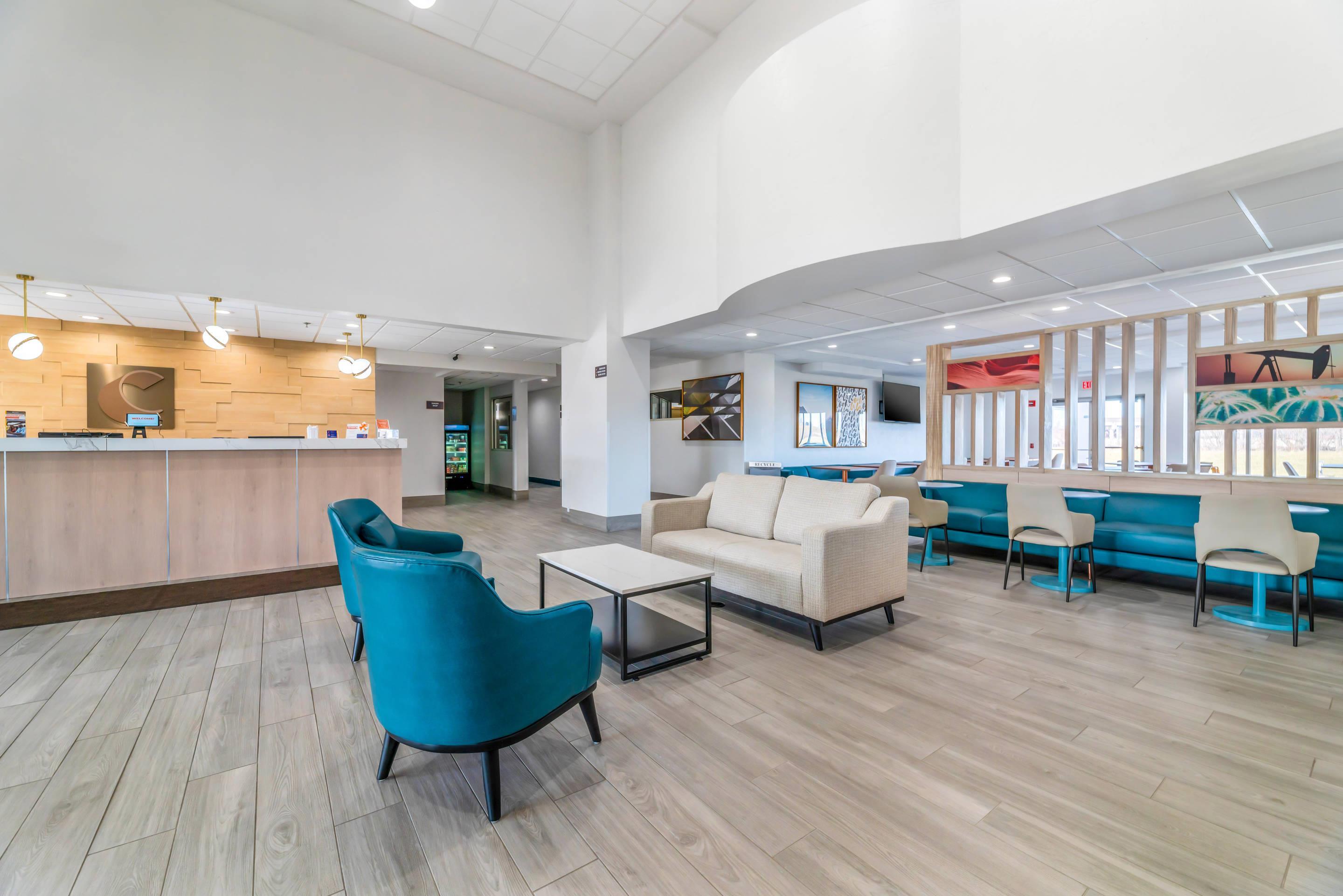 Hotel lobby | Comfort Inn & Suites