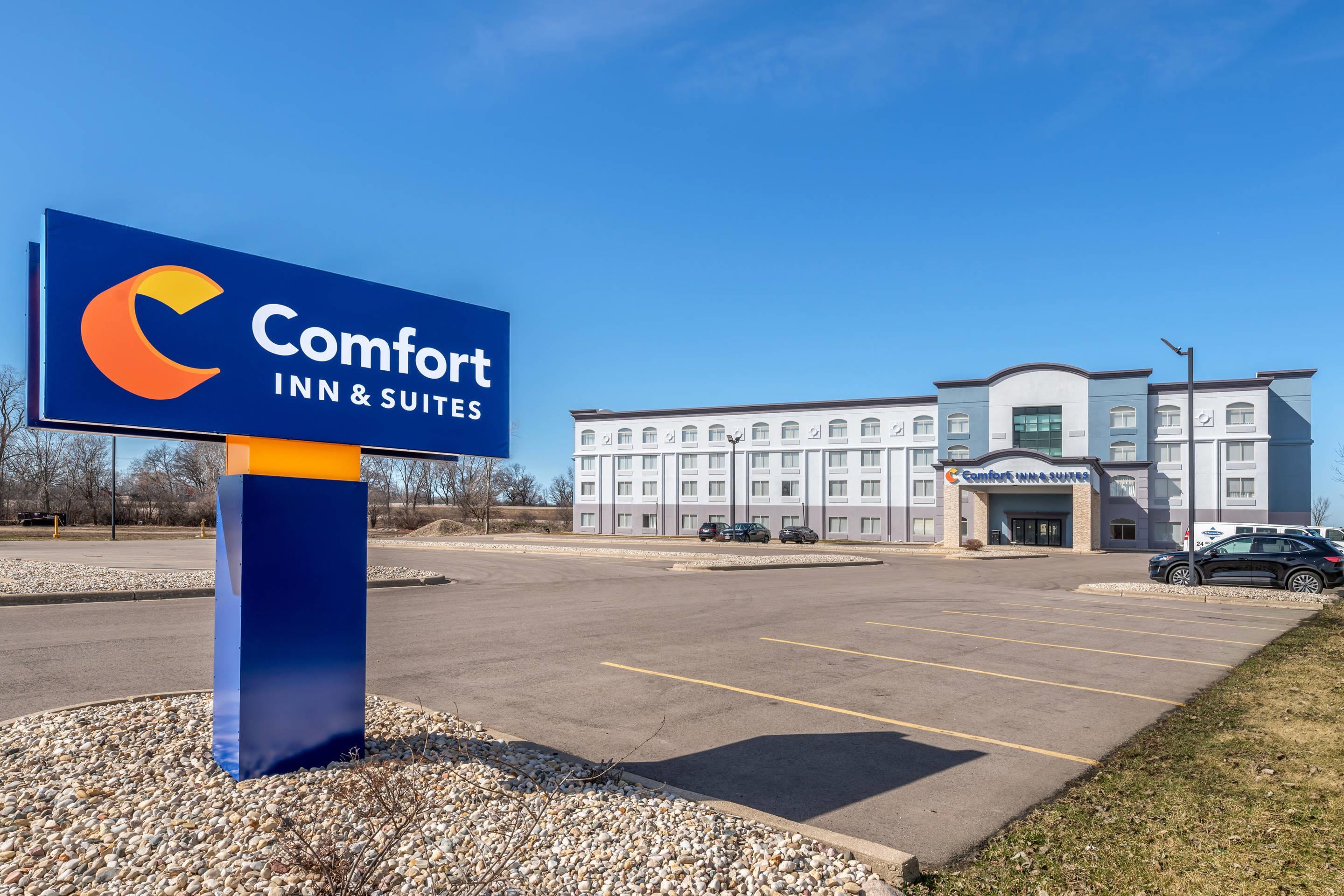 Hotel exterior | Comfort Inn & Suites