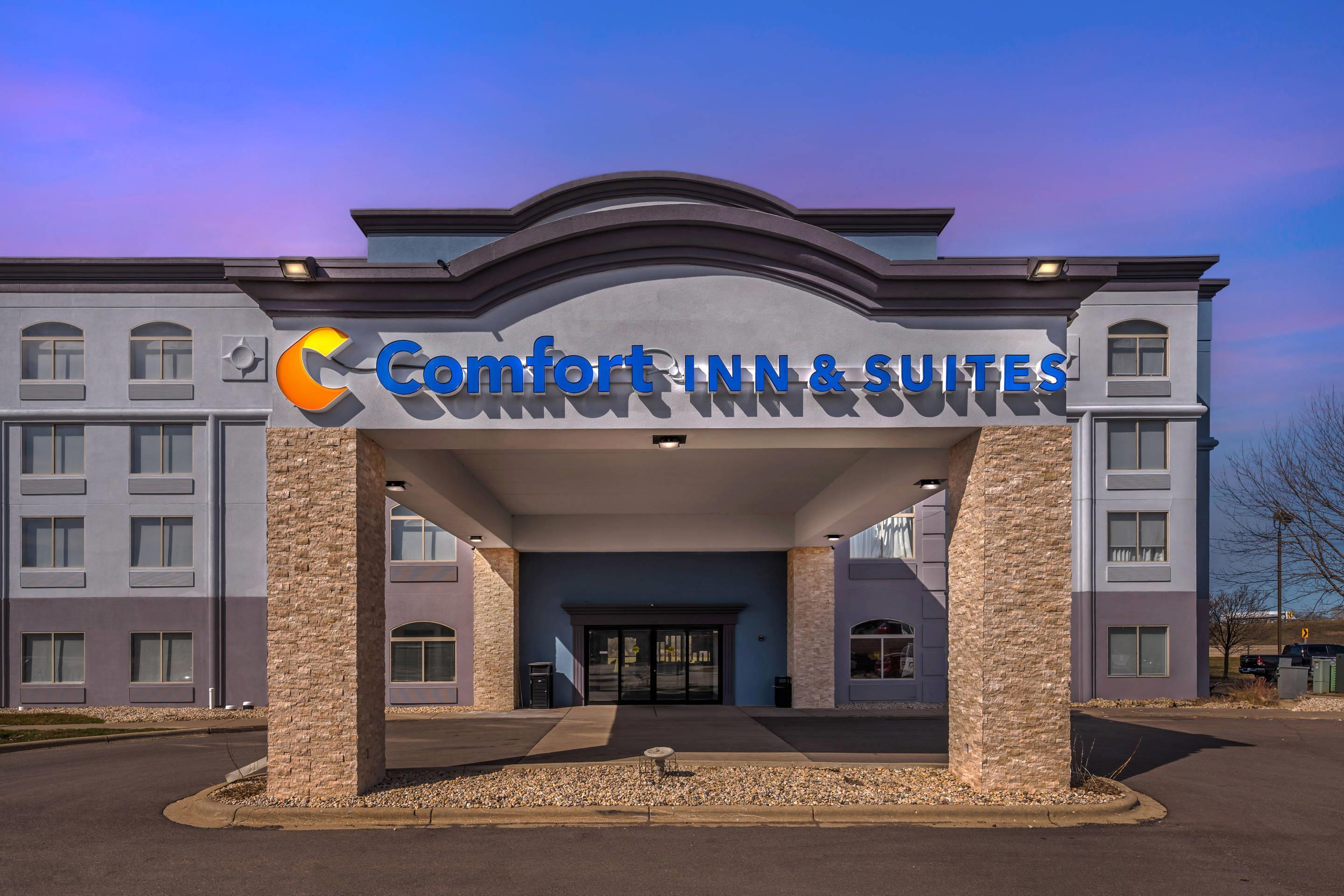 Twilight | Comfort Inn & Suites